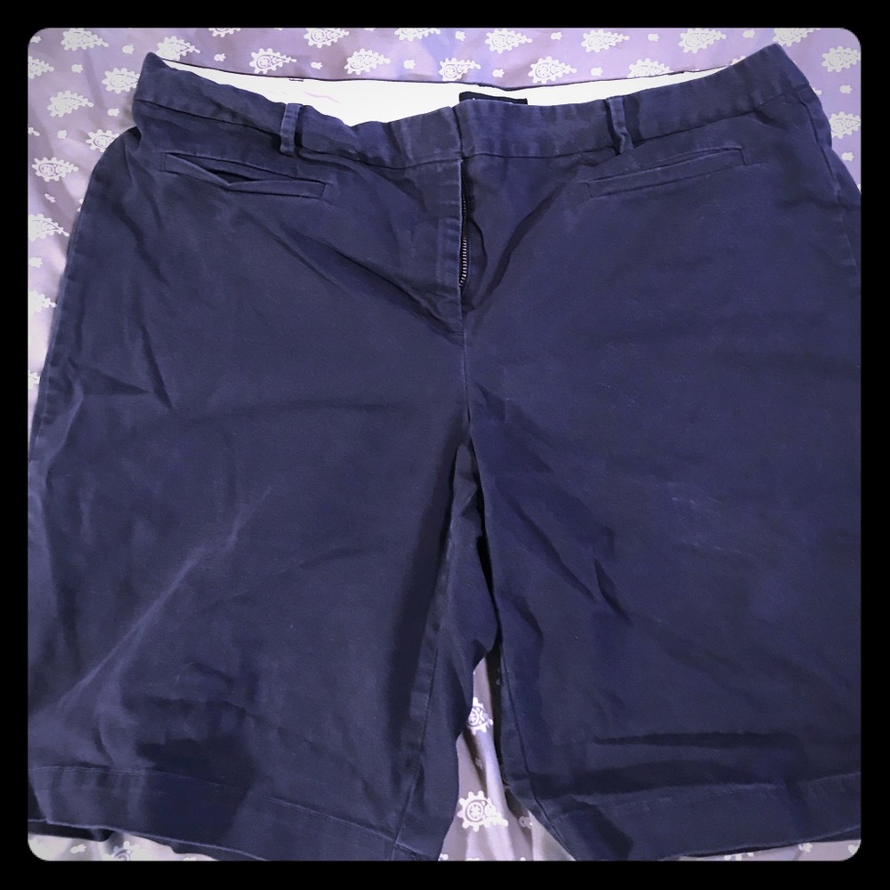 Lands End Ladies Khaki Dark Blue Dress Shorts